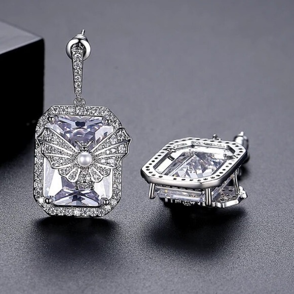 The Niessia Butterfly Zircon Earrings - Picture 5 of 6